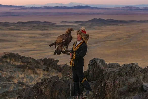 Aisholpan and her eagle in The Eagle Huntress