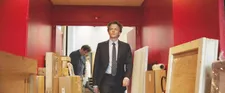 André Masson (Alex Lutz) at Scottie’s, an auction house modeled after Sotheby’s or Christie’s in Pascal Bonitzer’s Auction.