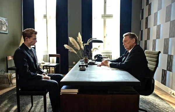 Alexander Fehling and Gert Voss