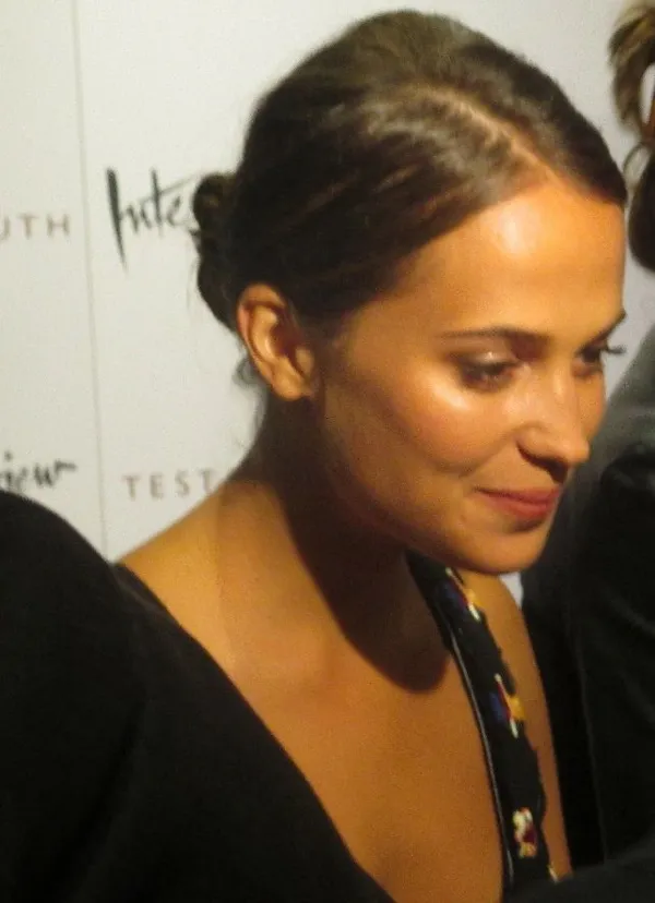 Alicia Vikander in Testament Of Youth 3
