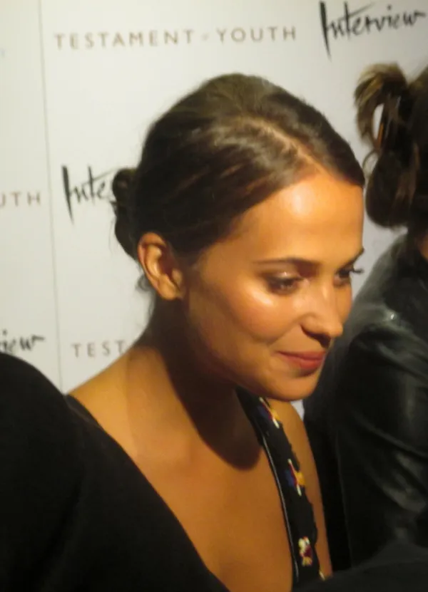 Alicia Vikander 7