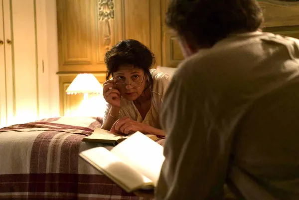 Denis Podalydès with Anouk Grinberg in Deception