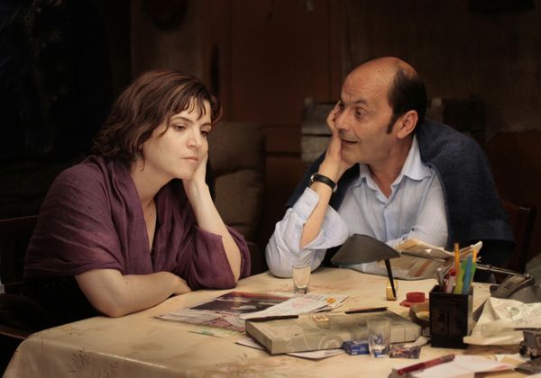 Agnès Jaoui and Jean-Pierre Bacri in Let's Talk About The Rain