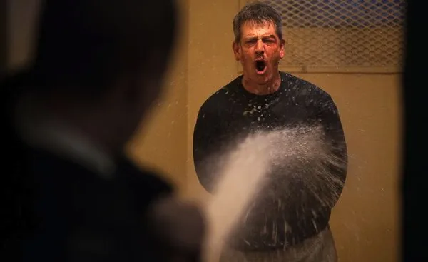 Ben Mendelsohn in Starred Up