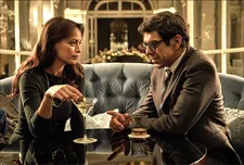 Luisa Lattes (Bérénice Bejo) with Marco Carrera (Pierfrancesco Favino)