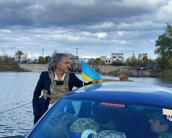 Bernard-Henri Lévy on a young girl in Slava Ukraini saying she read Alexandre Dumas’ The Three Musketeers and Queen Margot: “She lived in a bunker, a basement, underground. The only thing which kept her connected was a book, literature.”