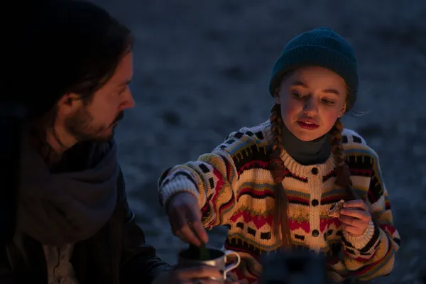 Elijah Wood and Nell Fisher in Bookworm 5