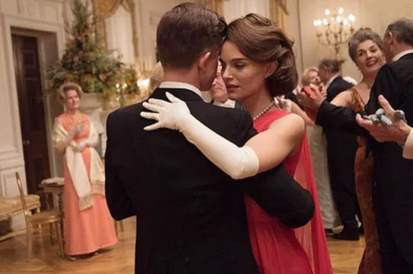 Caspar Phillipson and Natalie Portman in Jackie