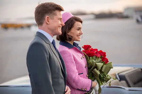 Caspar Phillipson and Natalie Portman in Jackie 4
