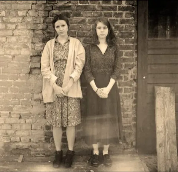 Christa Théret and Luise Aschenbrenner in The Fox
