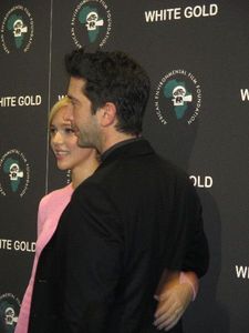 David Schwimmer with Zoe Buckman on the red carpet