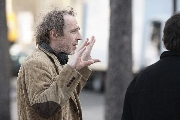 Arnaud Desplechin on set