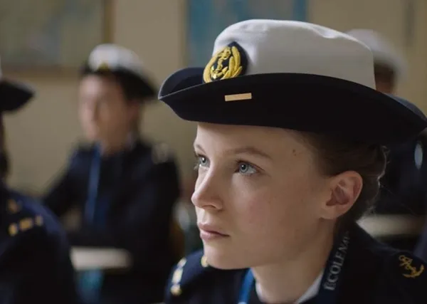 Diane Rouxel as Laure
