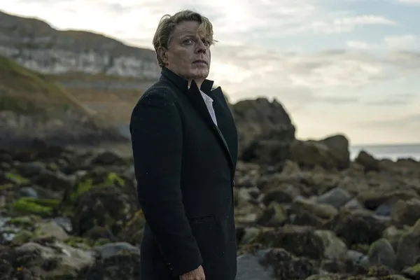 Eddie Izzard in Six Minutes To Midnight 3