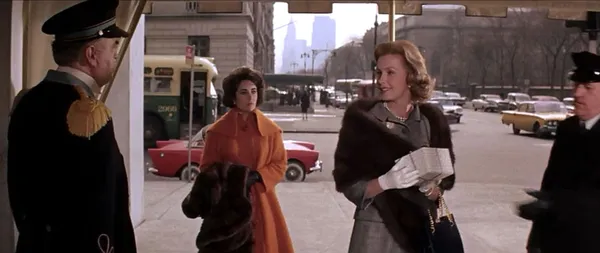 Elizabeth Taylor with Dina Merrill in Butterfield 8