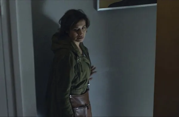 Emmanuelle Devos in Moka