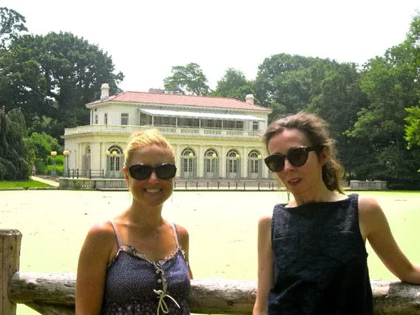 Eve Danzeisen and Anne-Katrin Titze 1