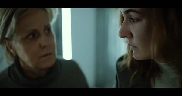 Chantal Baril and Karine Gonthier-Hyndman in Frimas