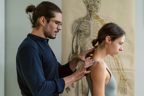 François Civil and Marion Barbeau in Rise