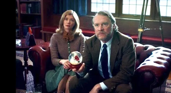 Gillian Vigman and Tate Donovan in The Holdovers 2