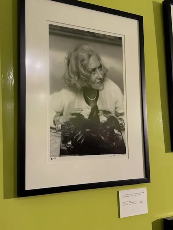 Dustin Pittman photo of Gloria Swanson in her apartment