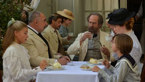 Guillaume Canet and Freya Mavor in Cézanne Et Moi