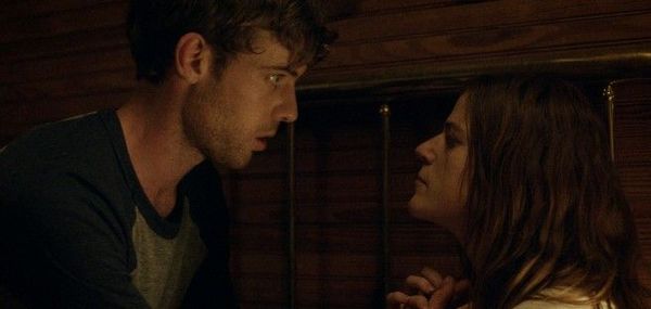 Harry Treadaway and Rose Leslie in Honeymoon