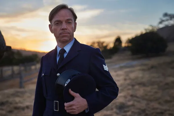 Hugo Weaving