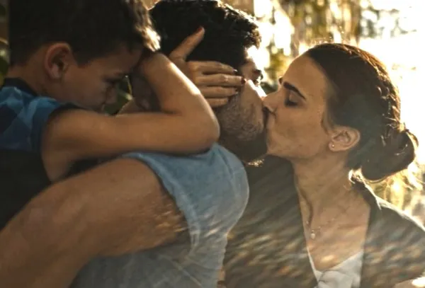 Ido Silam, Oshri Cohen and Liron Ben-Shlush in Working Woman