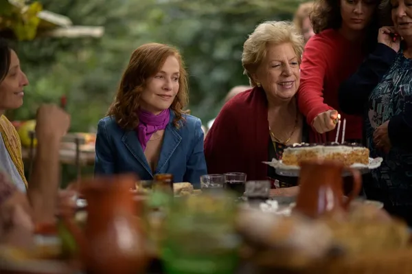 Isabelle Huppert and Márcia Breia in Frankie