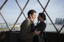 Robert Freegard (James Norton) and Anne Archer (Gemma Arterton) at the top of the lighthouse