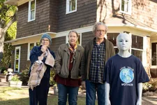 Joyce (Jane Curtin), Sandy (Harriet Sansom Harris), and Milton (Ben Kingsley) with Jules (Jade Quon)