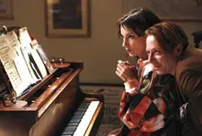 Brigitte (Jeanne Balibar) with Yves (Mathieu Amalric)