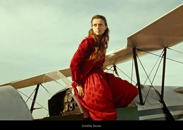 Juliette Jouan in Scarlet
