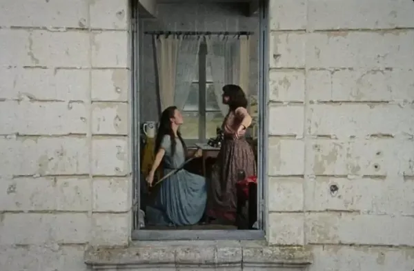 Juliette Jouan and Inès Es Sarhir in Scarlet