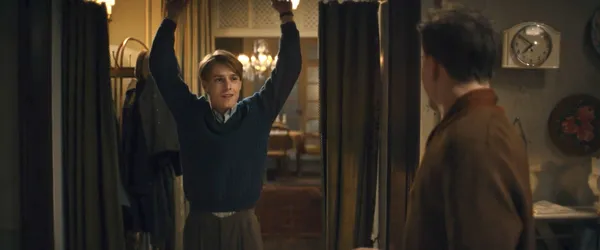 Louis Hofmann and Jonathan Berlin in The Forger