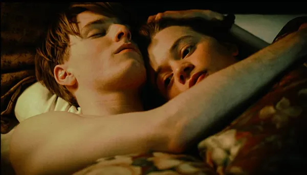Louis Hofmann and Luna Wedler in The Forger