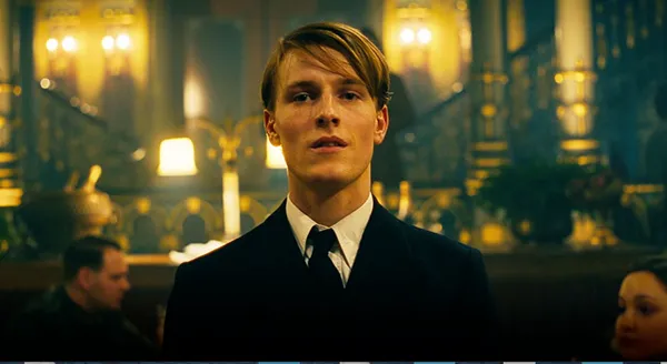 Louis Hofmann in The Forger 2