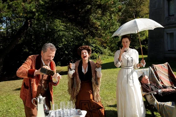 Fabrice Luchini, Juliette Binoche, Valeria Bruni Tedeschi and Jean-Luc Vincent in Slack Bay