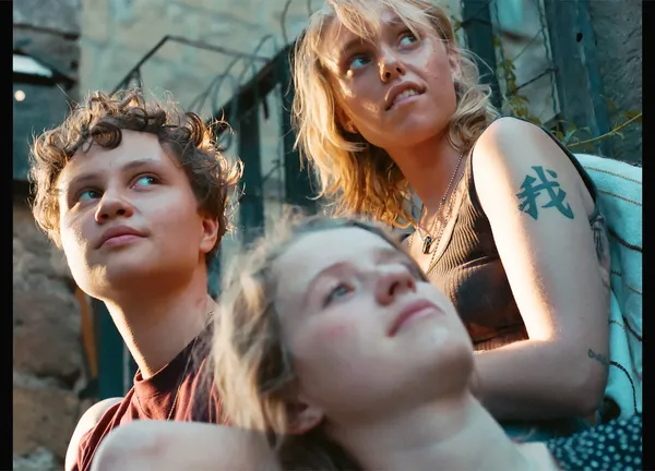 Luna Jordan, Noemi Liv Nicolaisen and Katharina Stark in Dead Girls Dancing