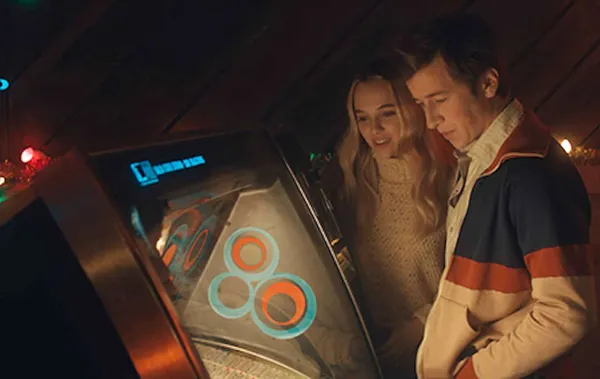 Madison Iseman and Skyler Gisondo in Feast Of The Seven Fishes