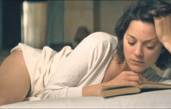 Marion Cotillard in Mal De Pierres