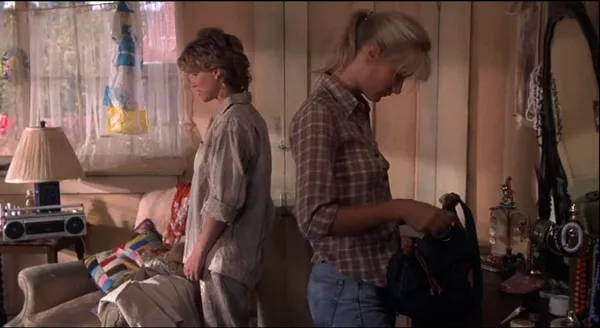 Mary Kay Place and Laura Dern in Smooth Talk