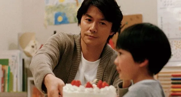 Masaharu Fukuyama as Ryota with Keita Ninomiya