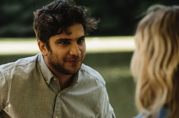 Matthew Shear and Zosia Mamet in The Boy Downstairs 2