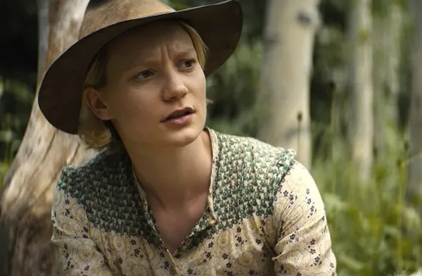 Mia Wasikowska in Damsel 3