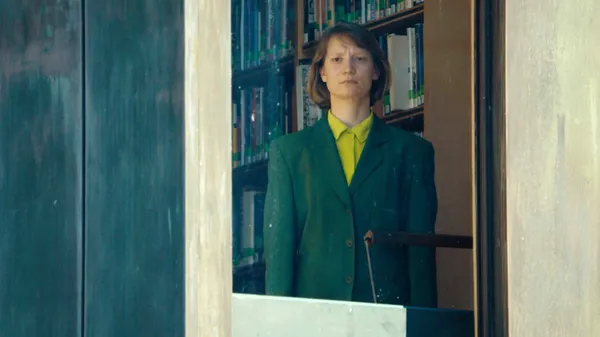 Mia Wasikowska in Club Zero 4