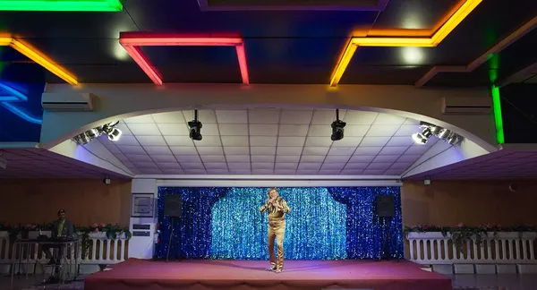 Michael Thomas performing in Rimini