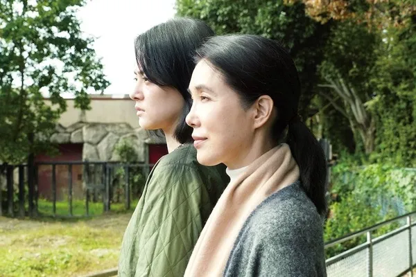 Mikako Ichikawa with Mariko Tsutsui in A Girl Missing 2