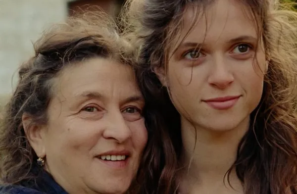 Noémie Lvovsky and Juliette Jouan in Scarlet